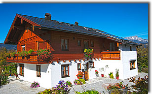 Die Ferienwohnung liegt im ersten Stock.